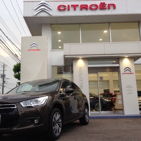 ショールーム入れ替え DS4