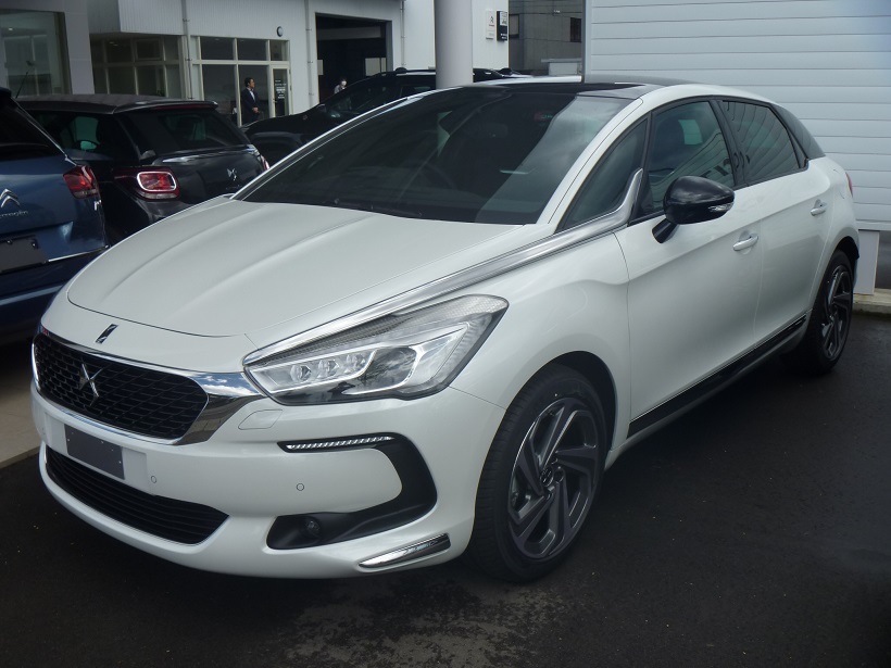 ＤＳ５の試乗車が入荷