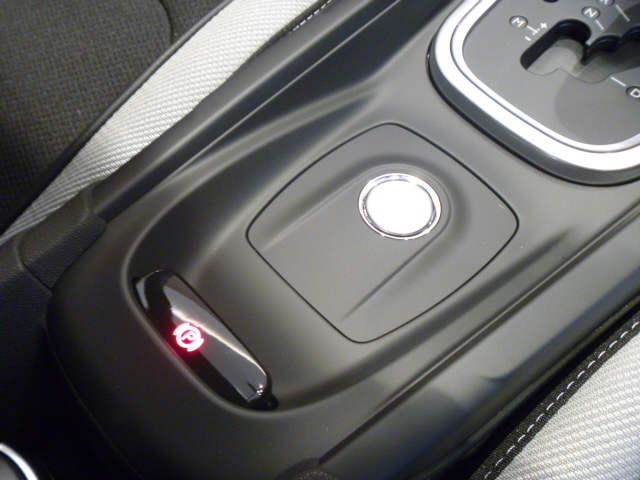 新型DS4の入荷！